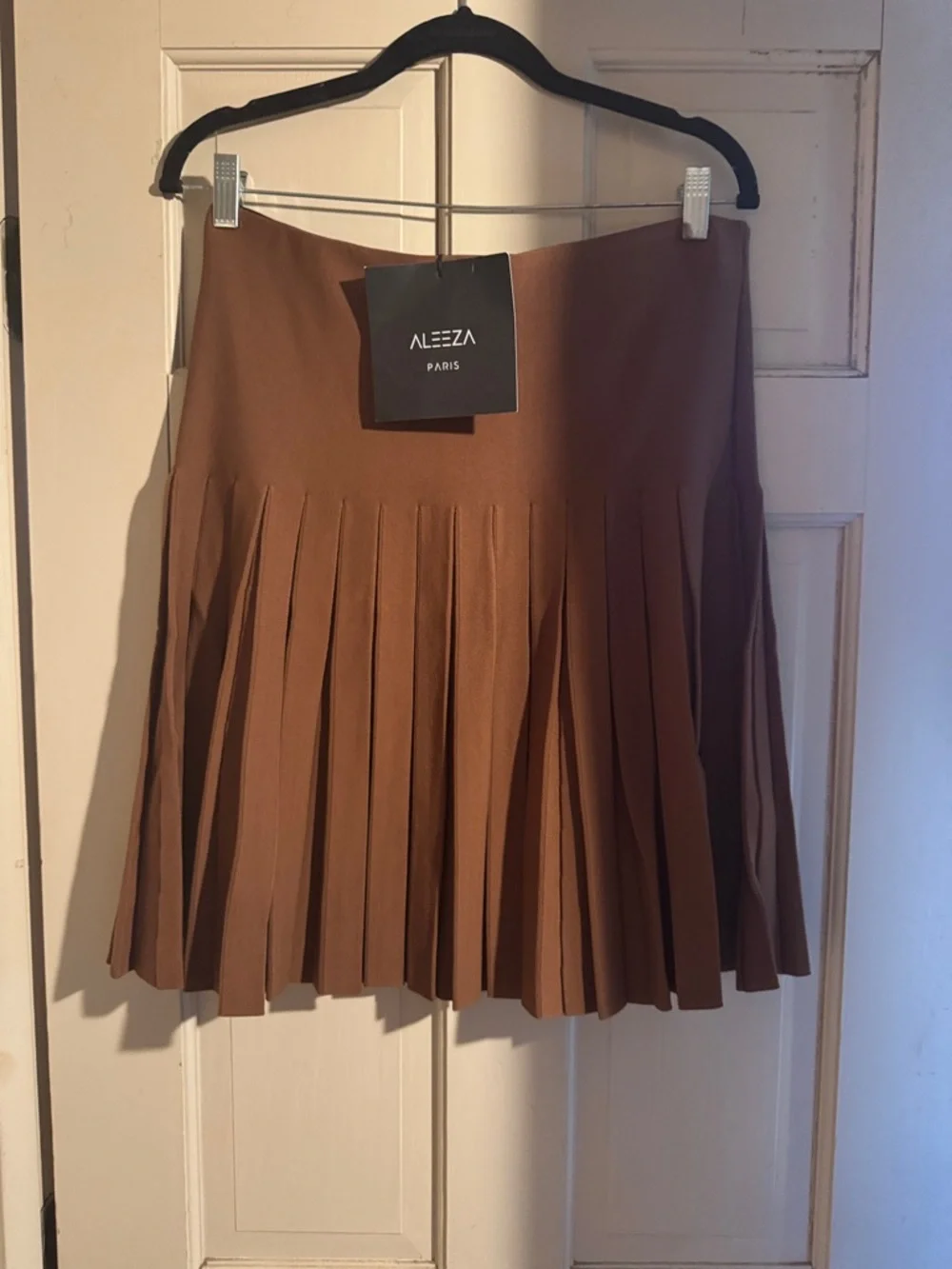 Aleeza 19’ Charlotte Skirt NWT Women's Pleated Brown Skirt - Picture 1 of 5